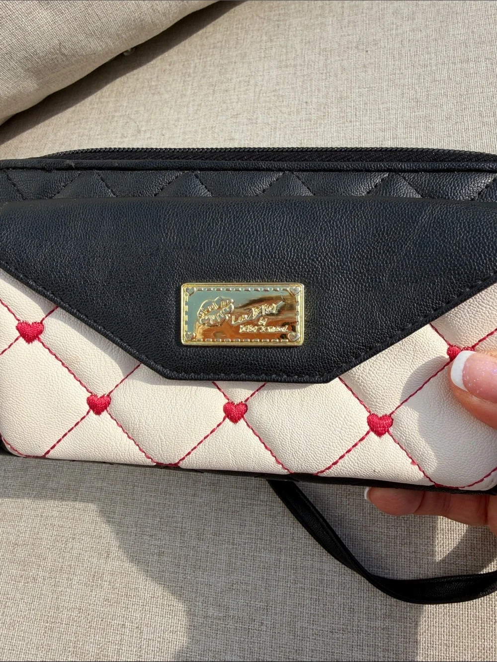 Betsey Johnson Black, Cream & Red Quilted Heart Crossbody Wallet - Picture 2 of 8